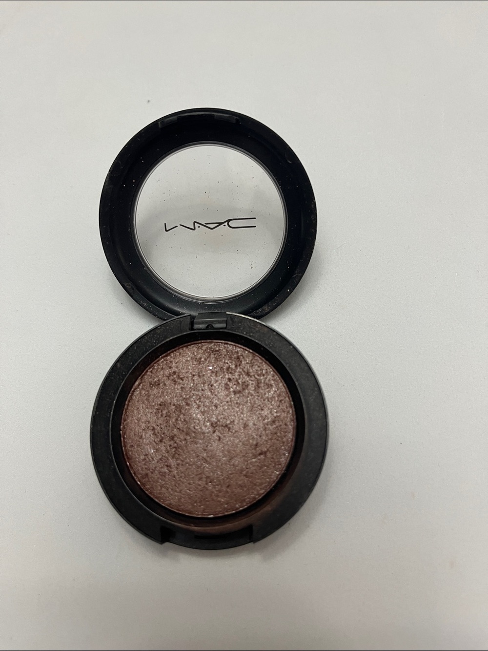 MAC Cosmetics Pressed Pigment in Deeply Dashing - Picture 3 of 3